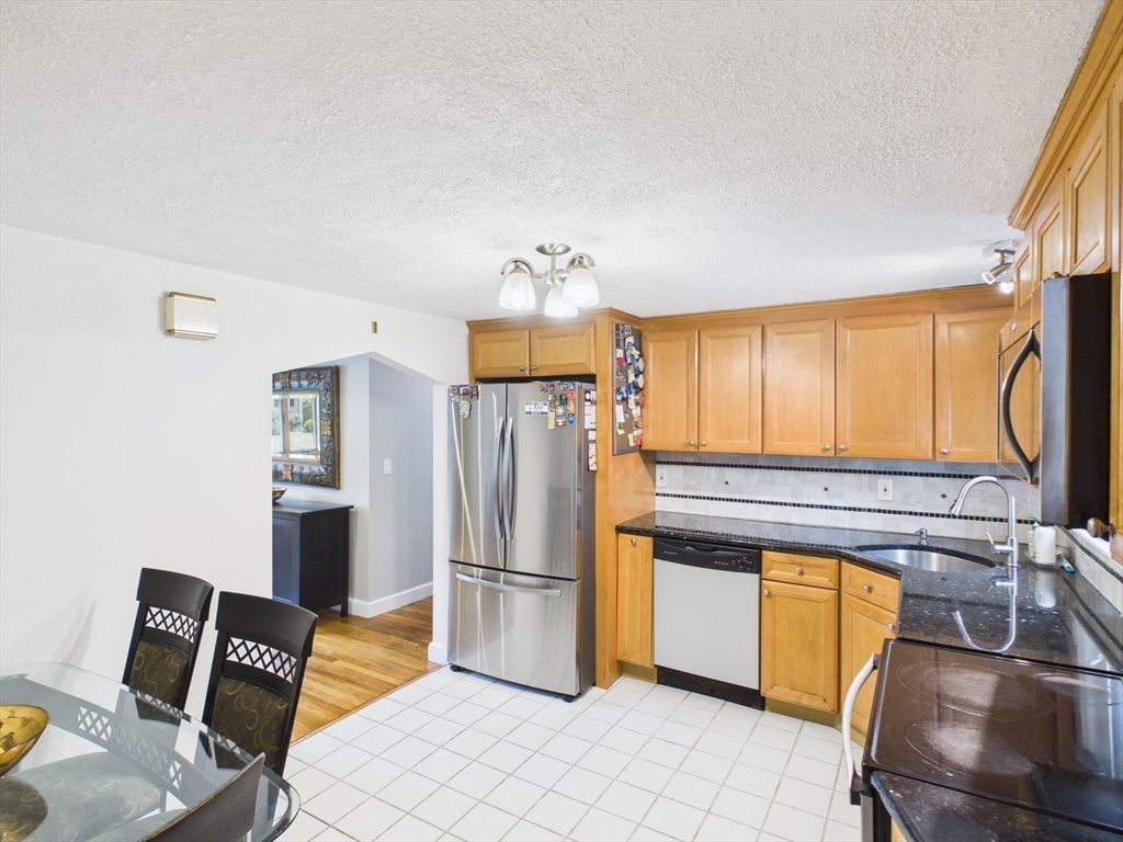 41 Essex Road Property Photo 9