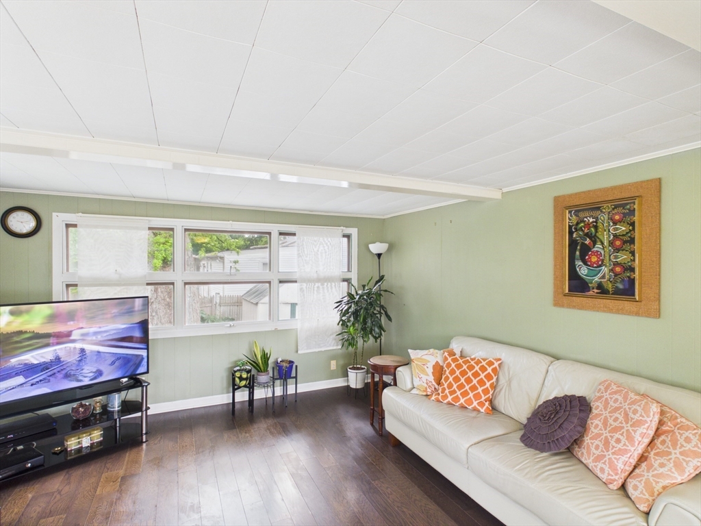 41 Essex Road Property Photo 17