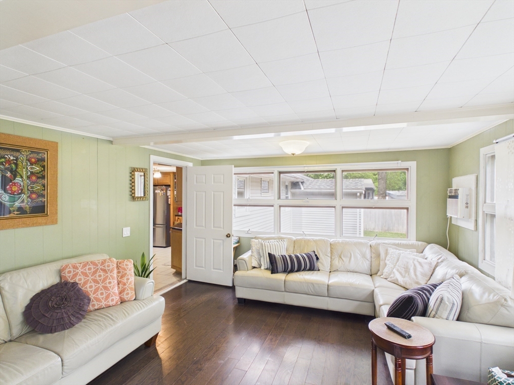 41 Essex Road Property Photo 18