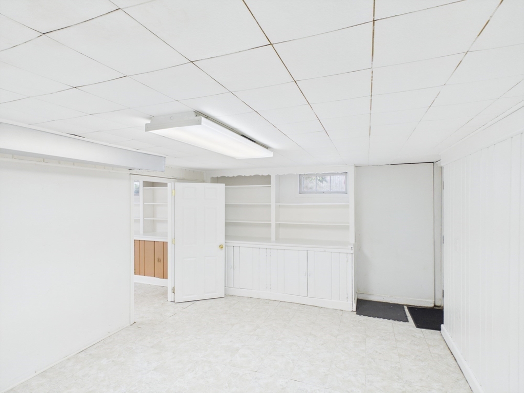 41 Essex Road Property Photo 32