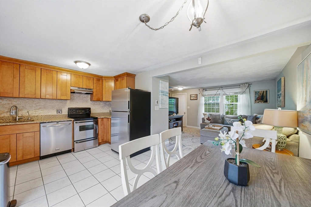 6 George St # C Property Photo 11