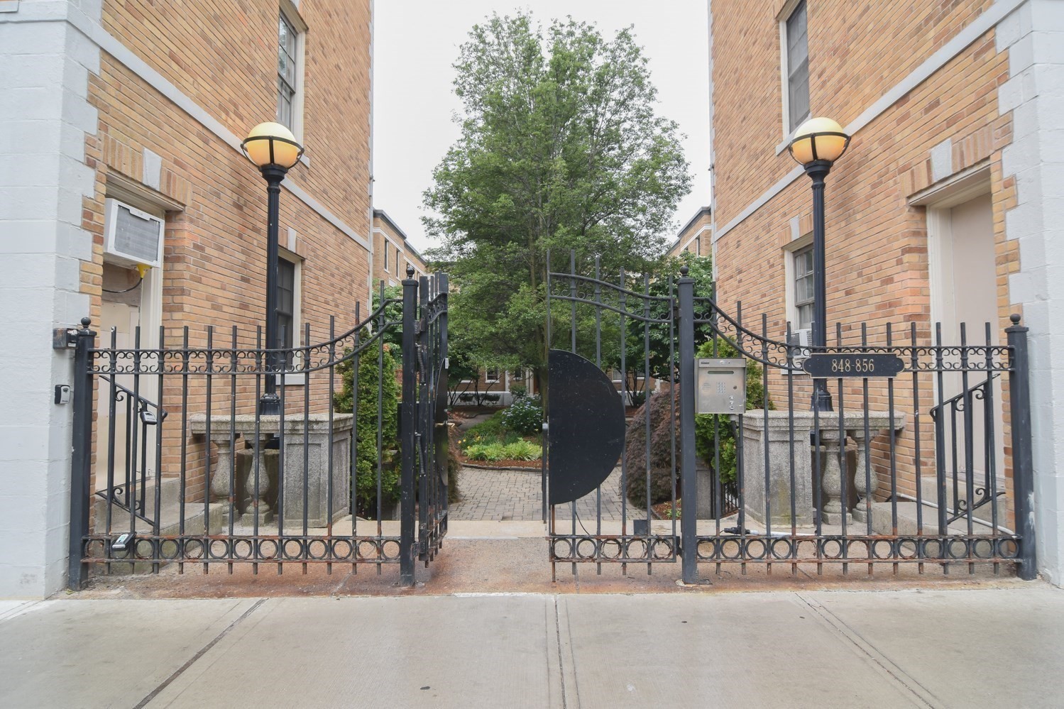 860 Massachusetts Avenue # 8 Property Photo 2