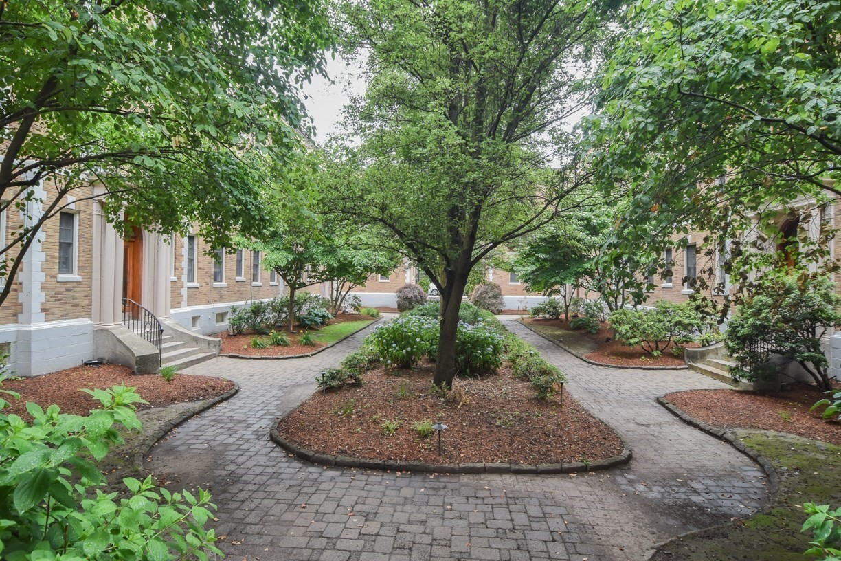 860 Massachusetts Avenue # 8 Property Photo 4