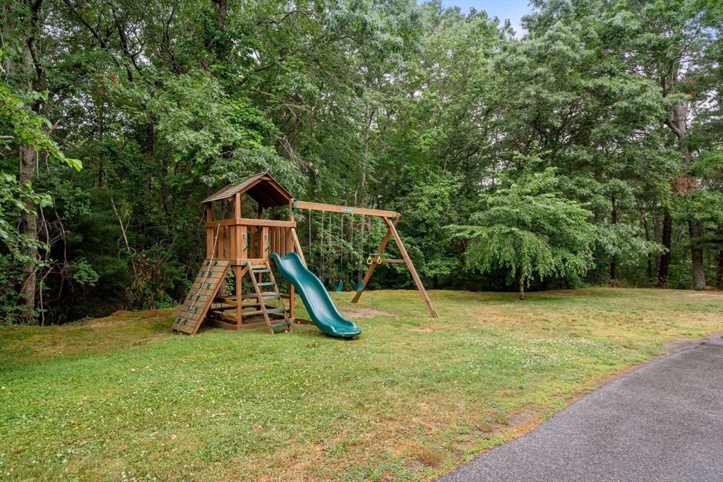 22 Edgewater Dr Property Photo 17