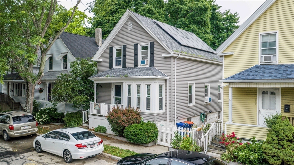 551 Union St Property Photo 4