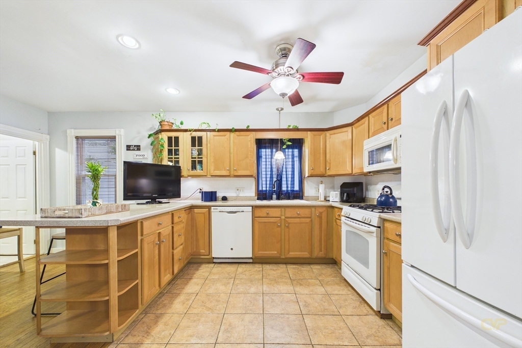 551 Union St Property Photo 5