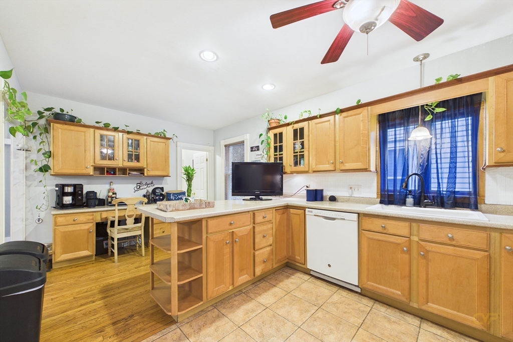551 Union St Property Photo 12