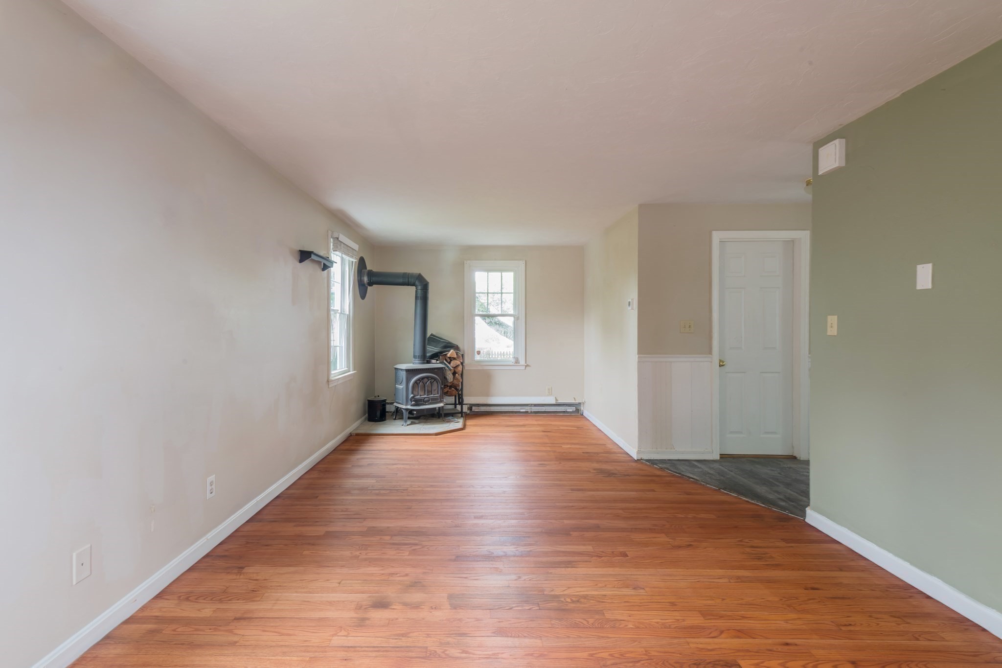 83 Beach St Property Photo 17