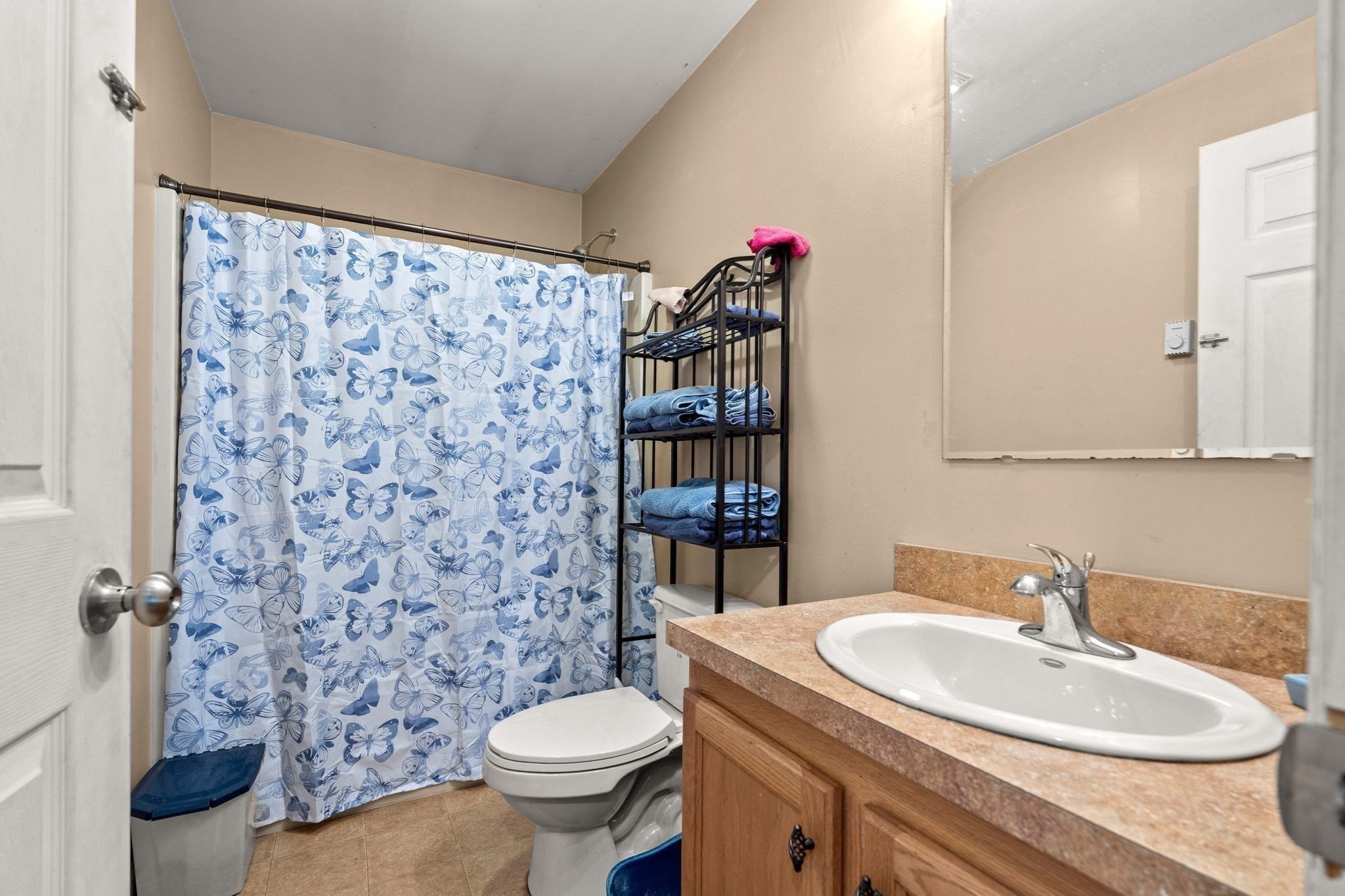 25r Beacon St Property Photo 5