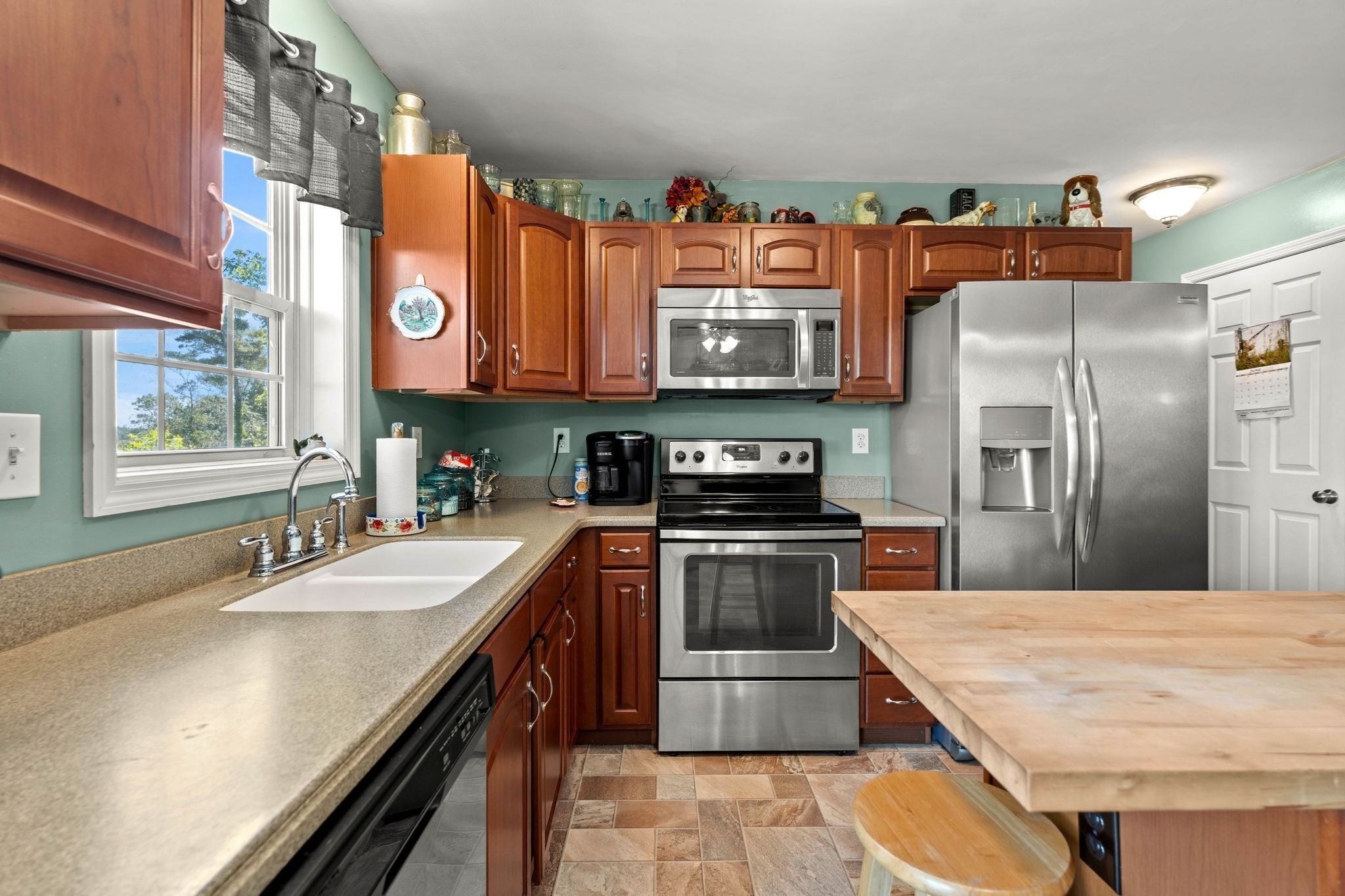 25r Beacon St Property Photo 7