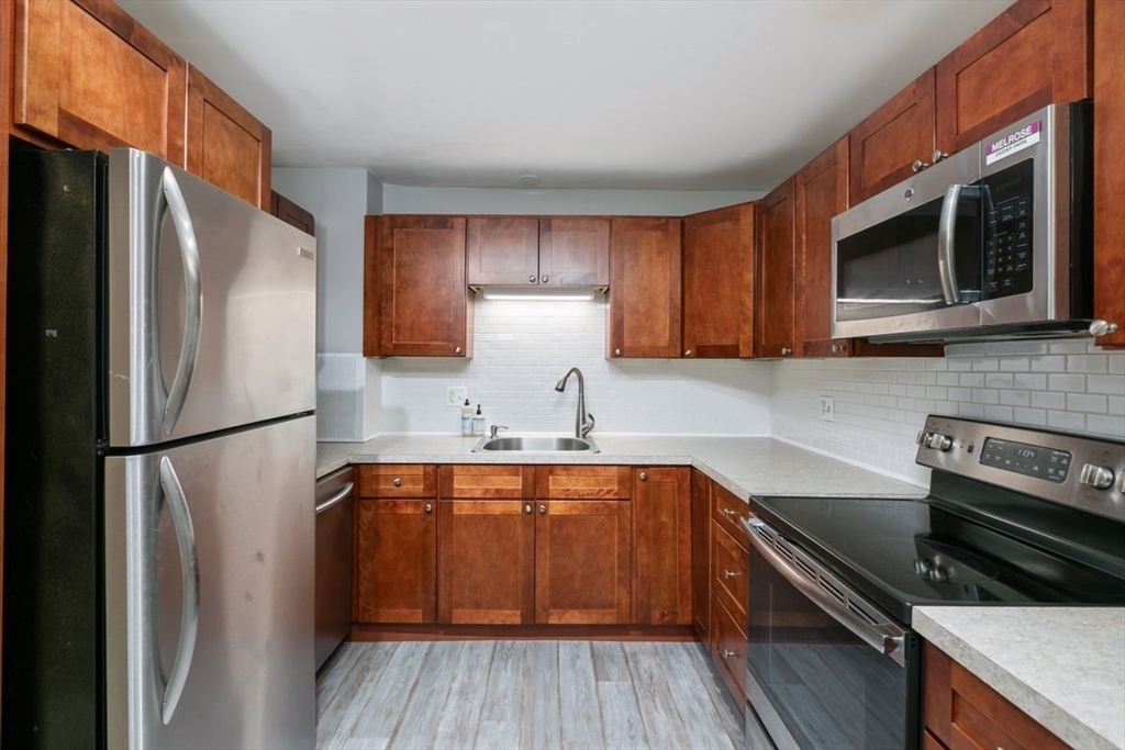 60 Vinton St # 3 Property Photo 6