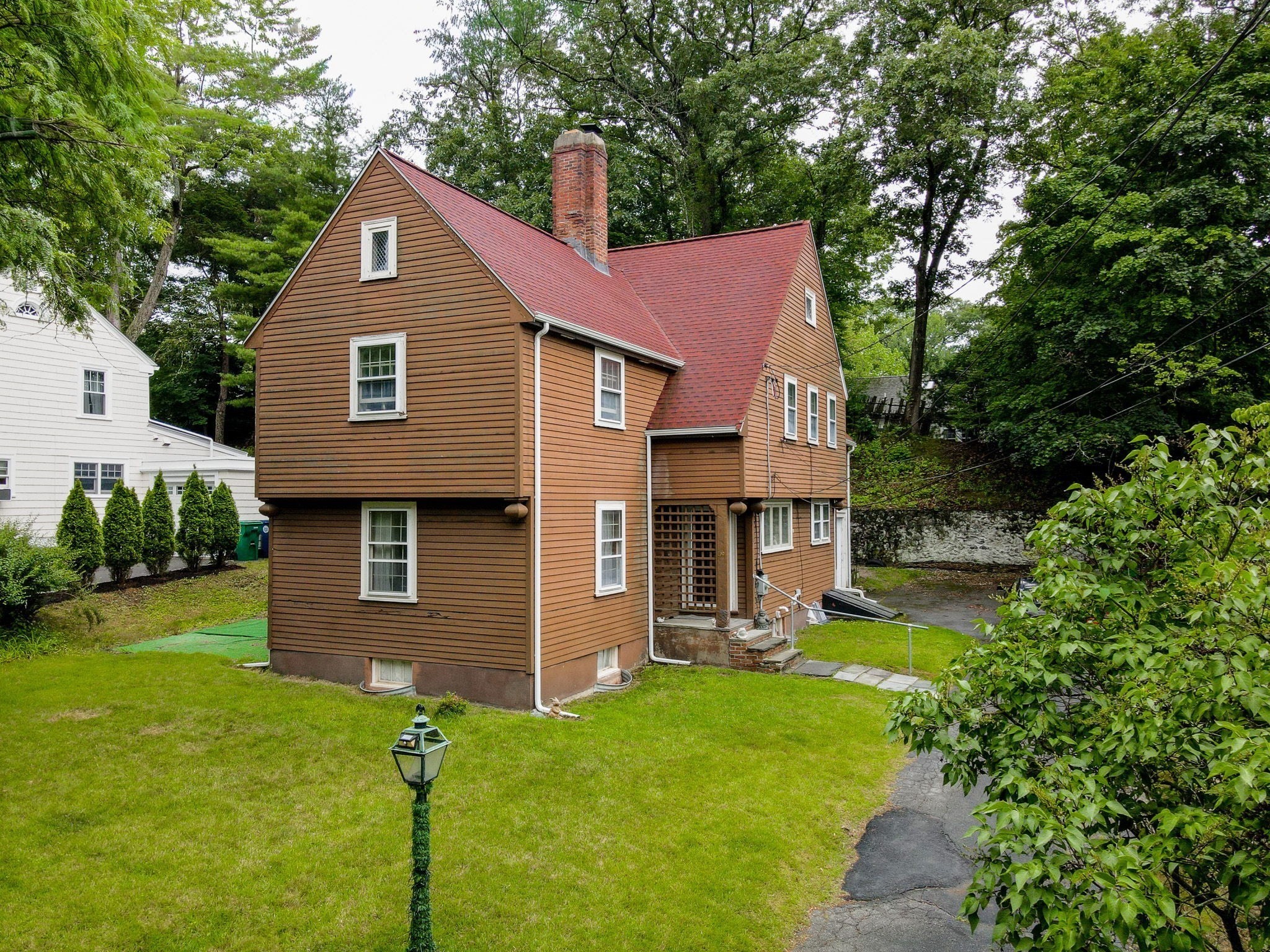 39 Holman Rd Property Photo 1