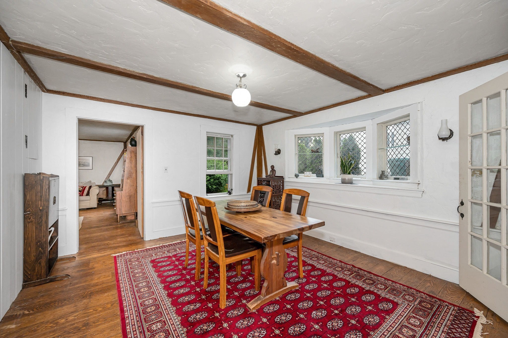 39 Holman Rd Property Photo 7