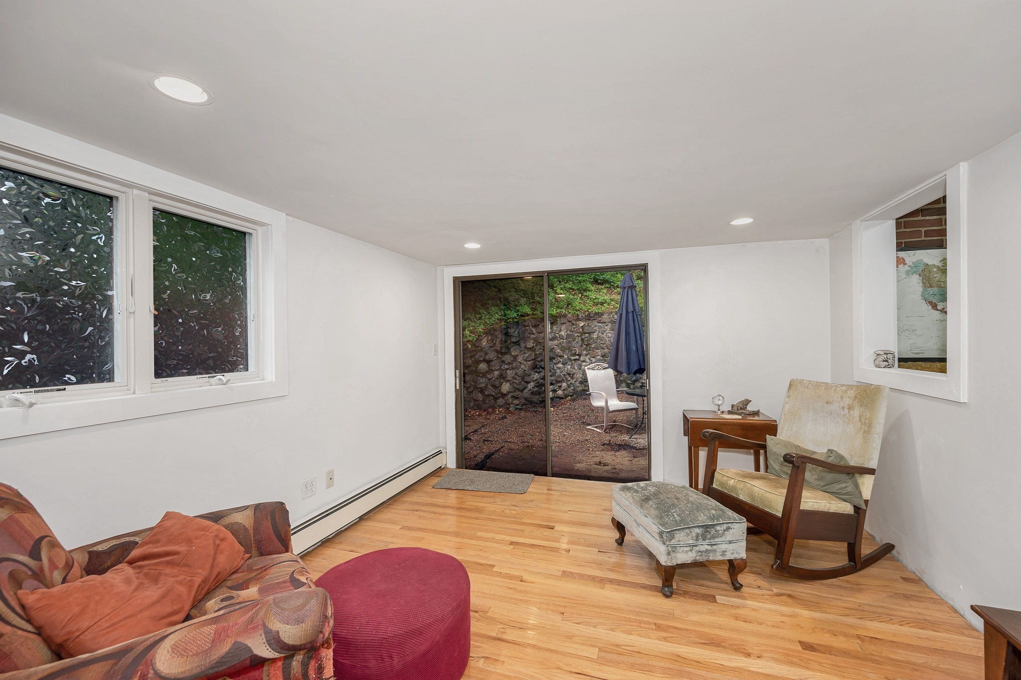 39 Holman Rd Property Photo 13