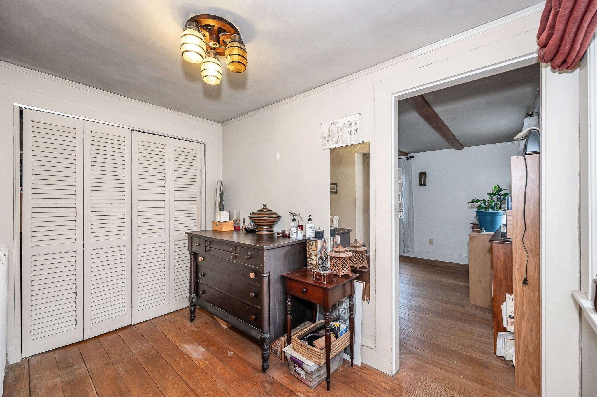 39 Holman Rd Property Photo 16