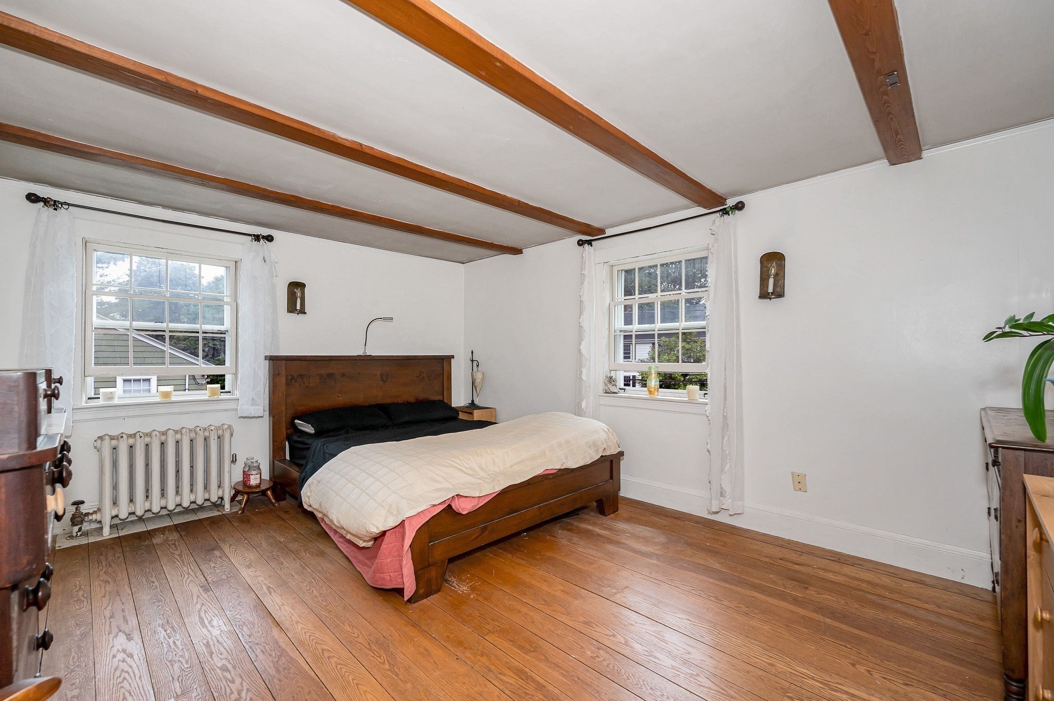 39 Holman Rd Property Photo 17