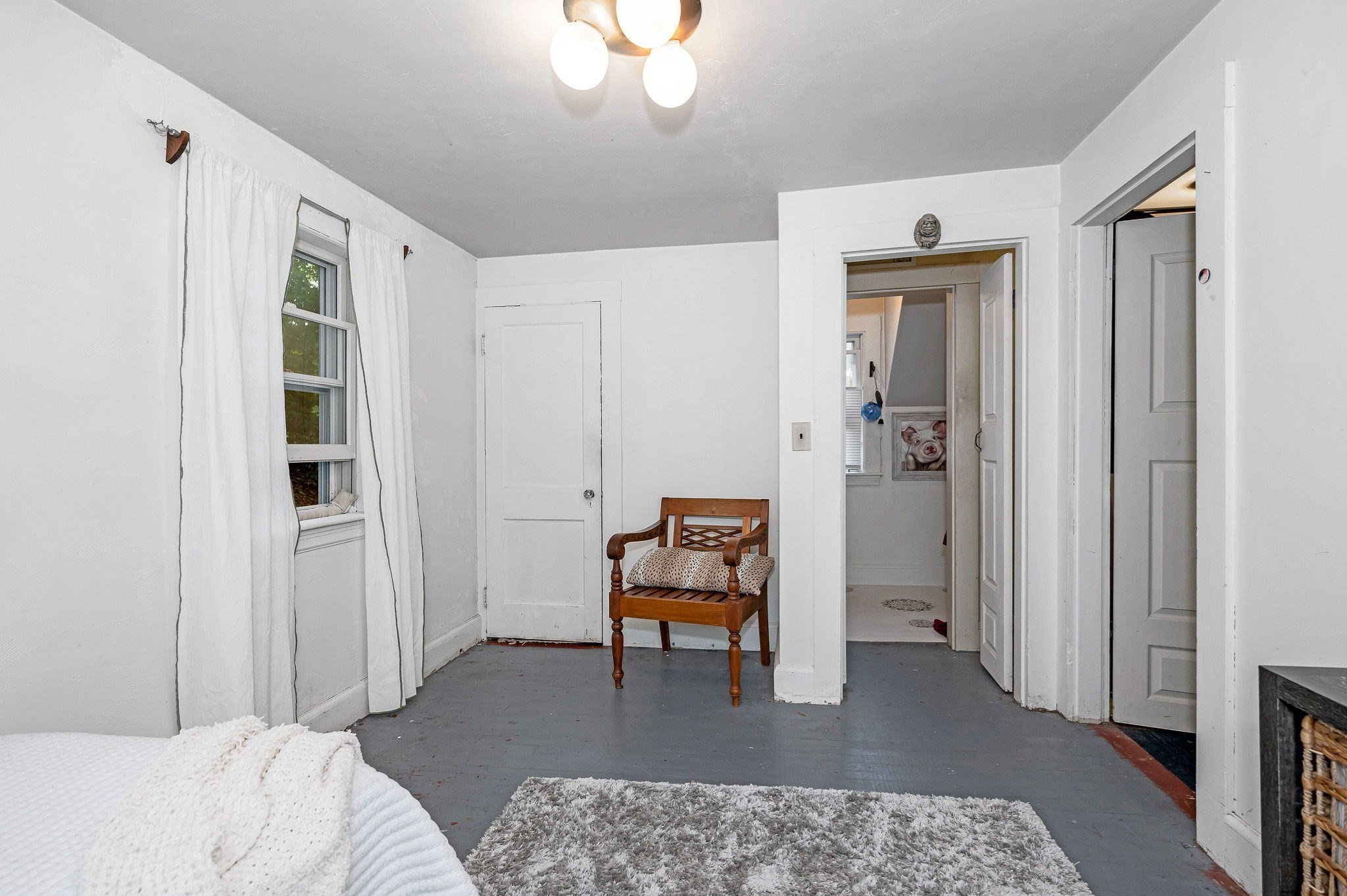 39 Holman Rd Property Photo 26