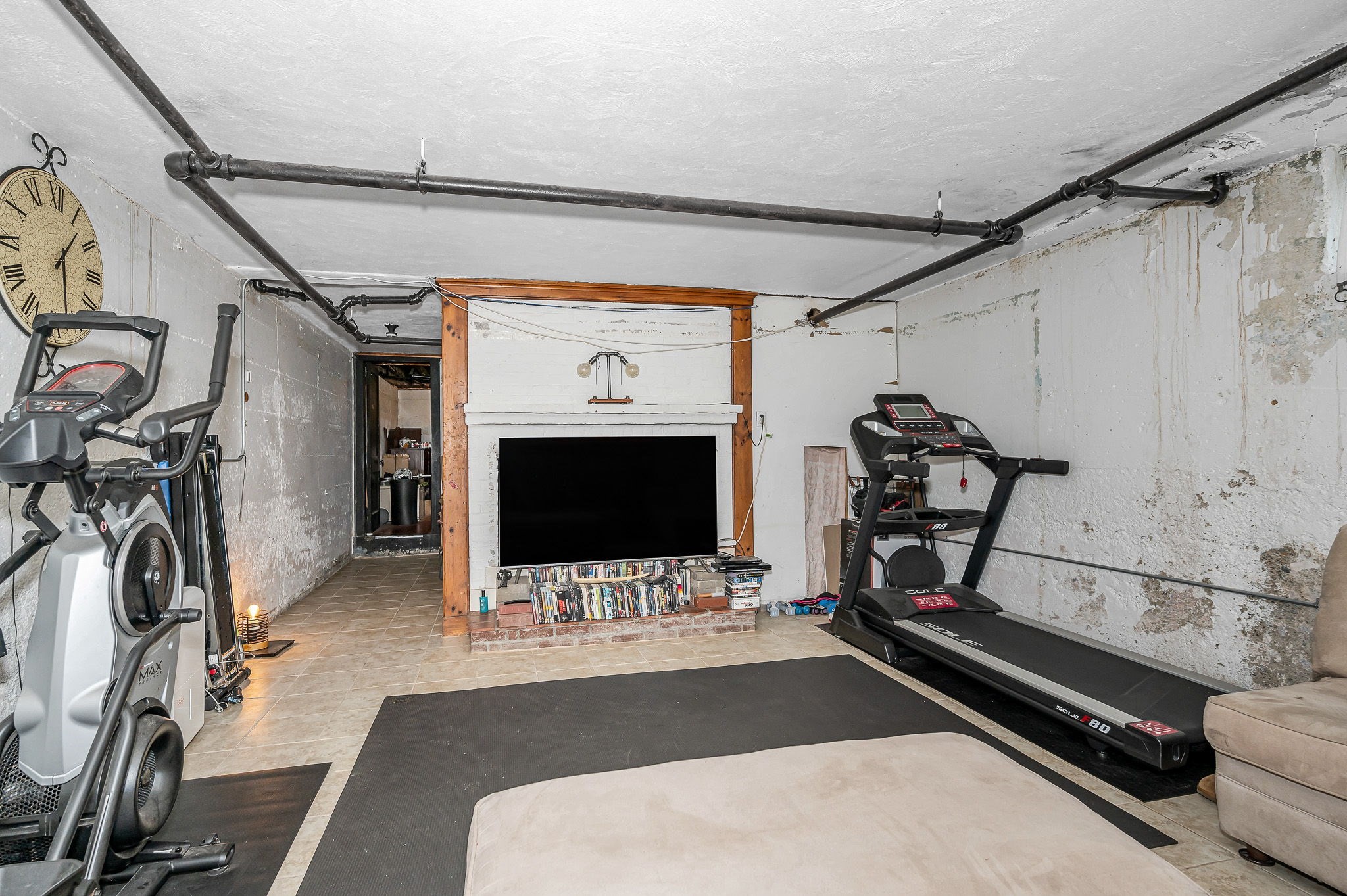 39 Holman Rd Property Photo 33