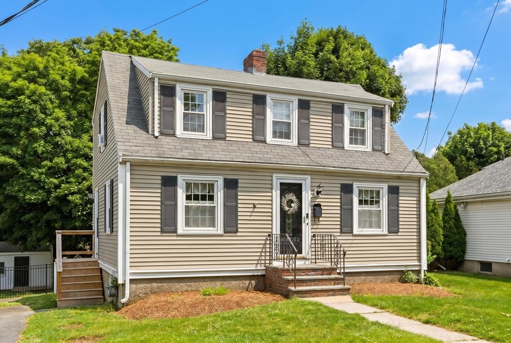 138 Ellis Ave Property Photo 1