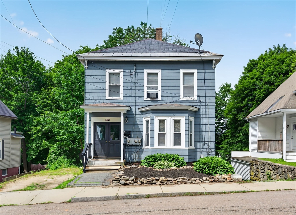 287 Pine St Property Photo 1