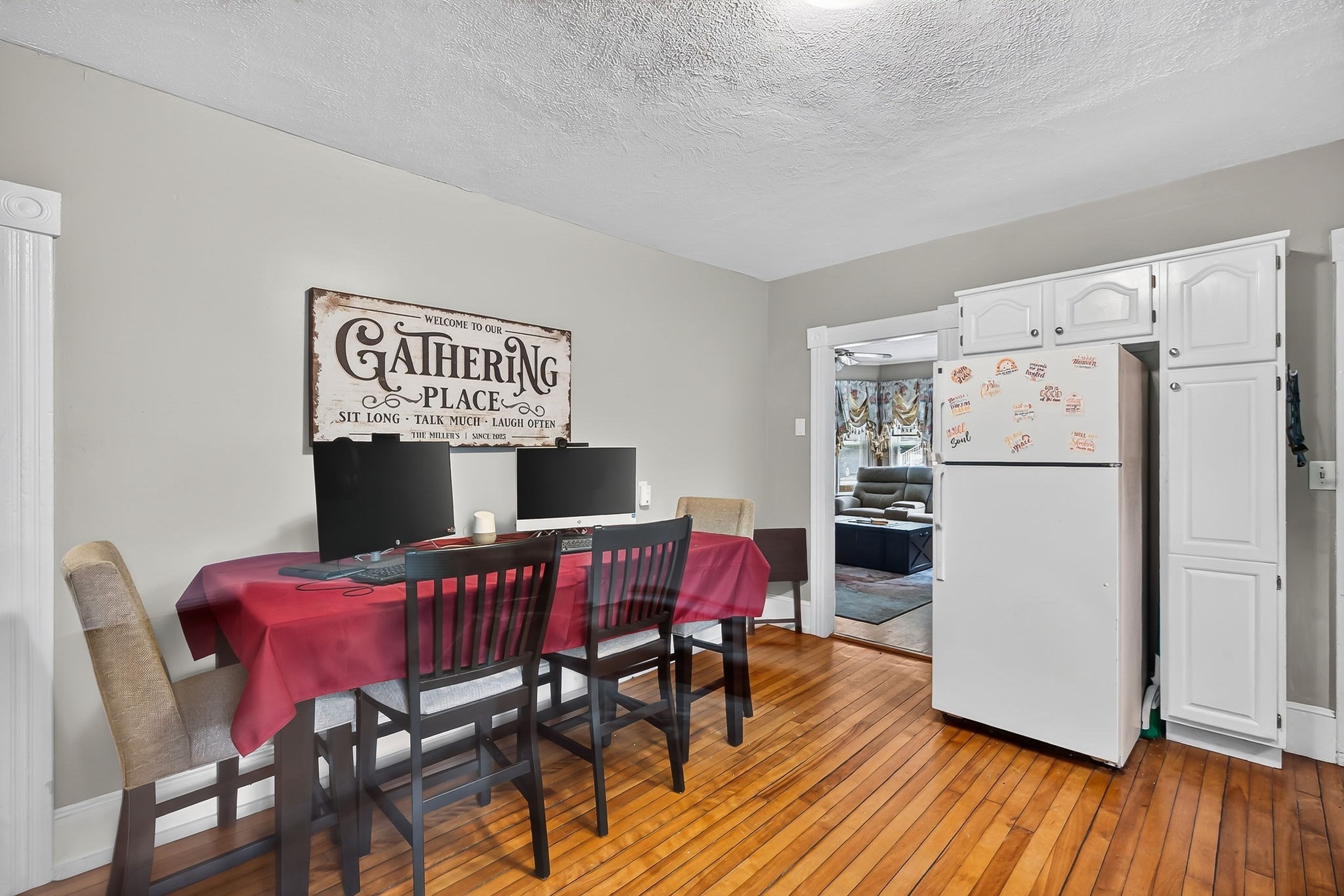287 Pine St Property Photo 7