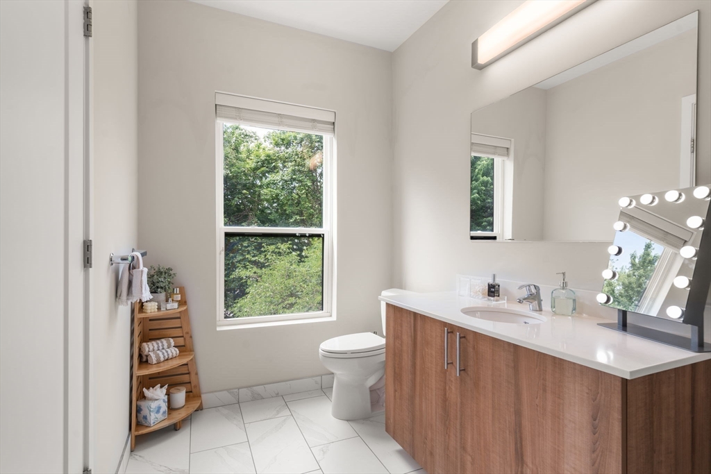 999 Hancock St # 313 Property Photo 17