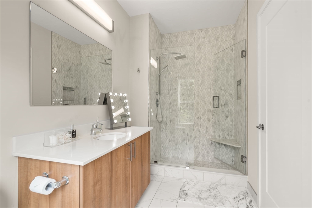 999 Hancock St # 313 Property Photo 18