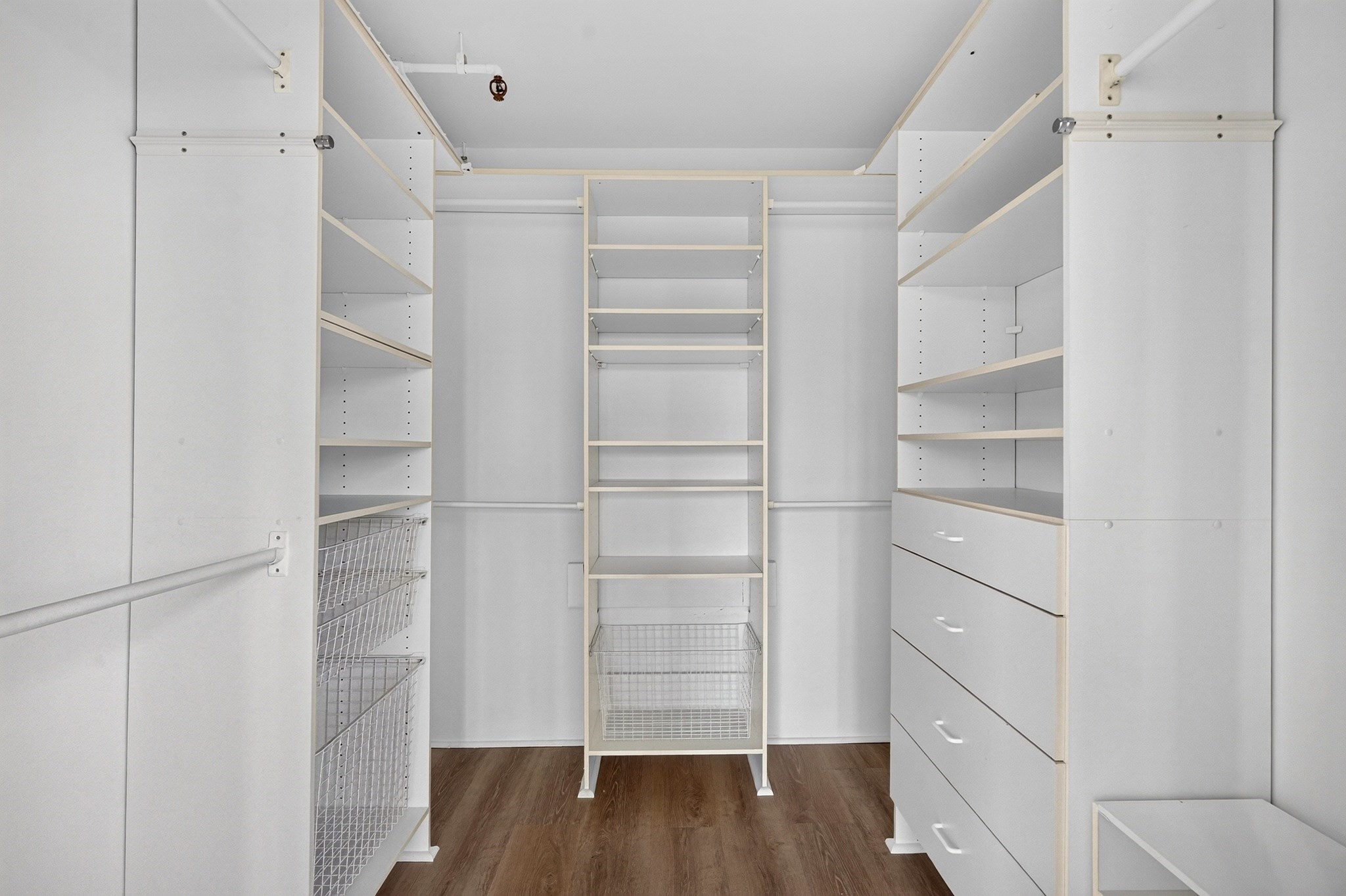 1731 Beacon St # 915 Property Photo 12