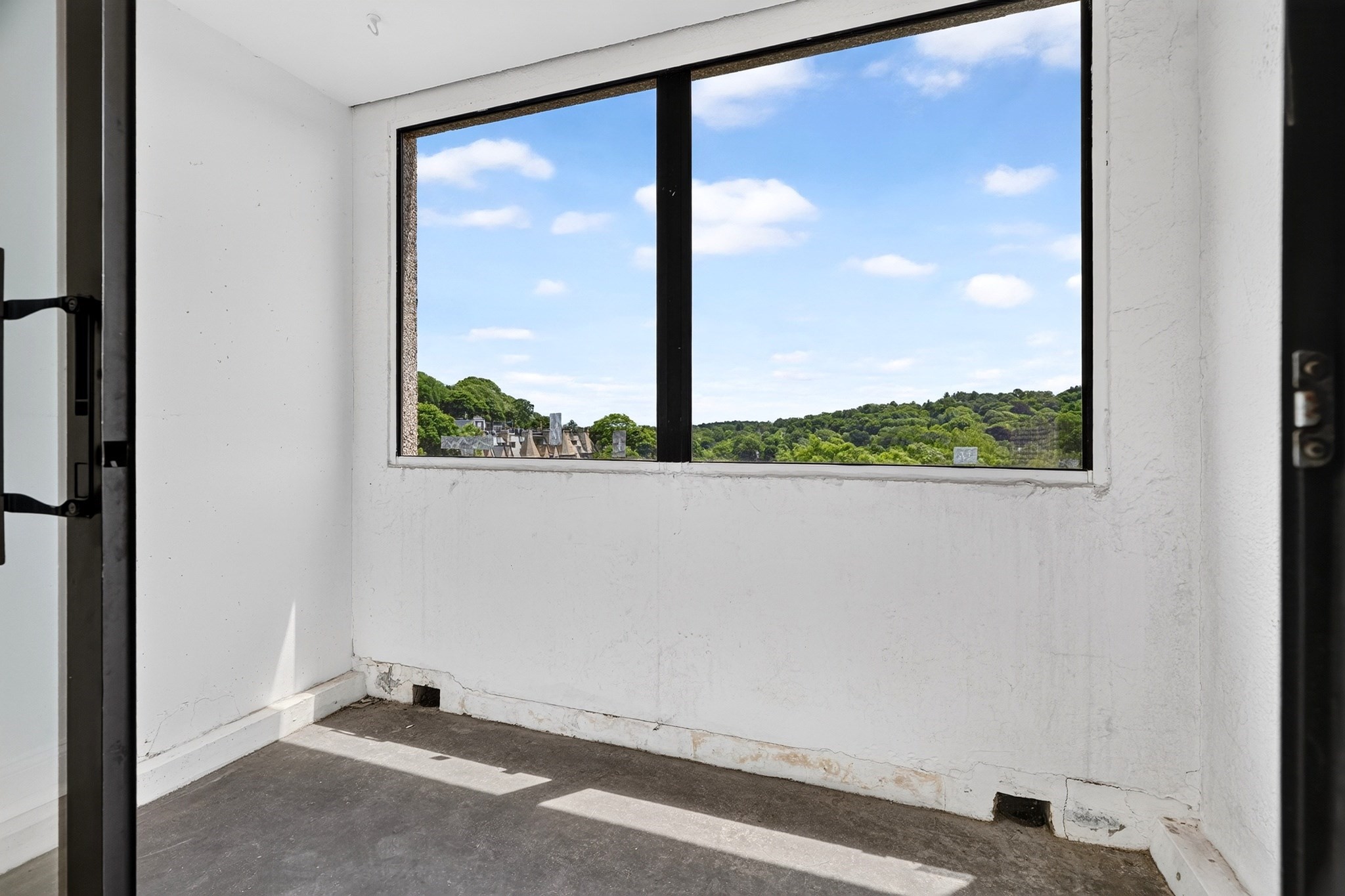 1731 Beacon St # 915 Property Photo 17