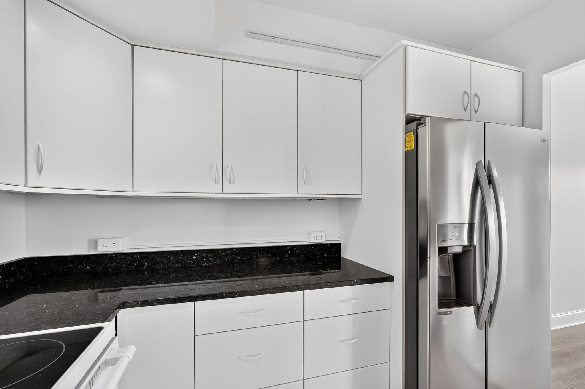 1731 Beacon St # 915 Property Photo 21