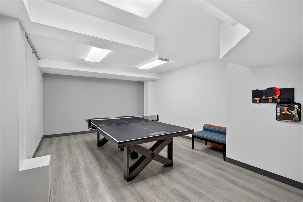 1731 Beacon St # 915 Property Photo 33