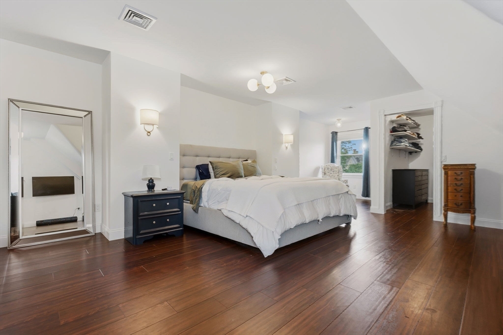 32 Ocean St Property Photo 8