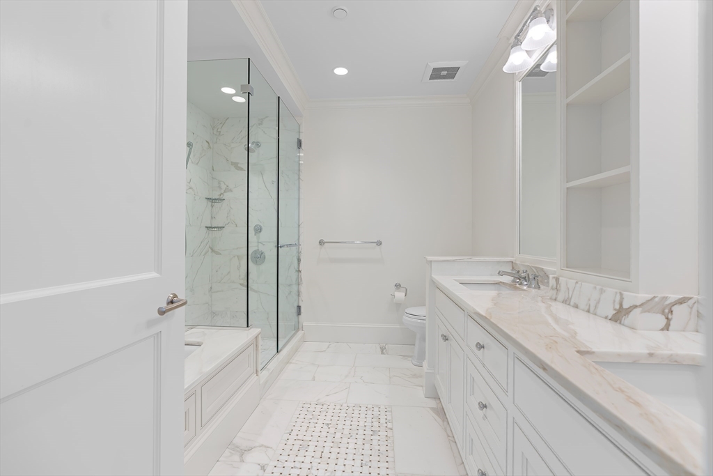 580 Washington Street # 104 Property Photo 17