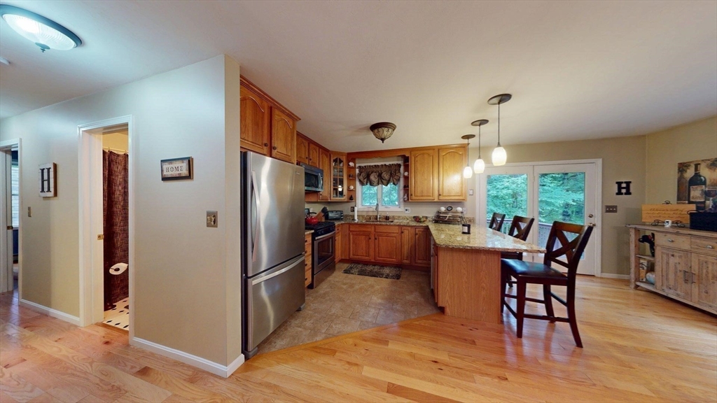 233 Tispaquin St Property Photo 5