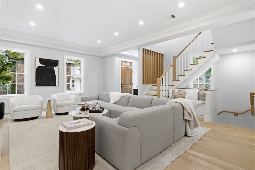 8 Lawrence St Property Photo 10