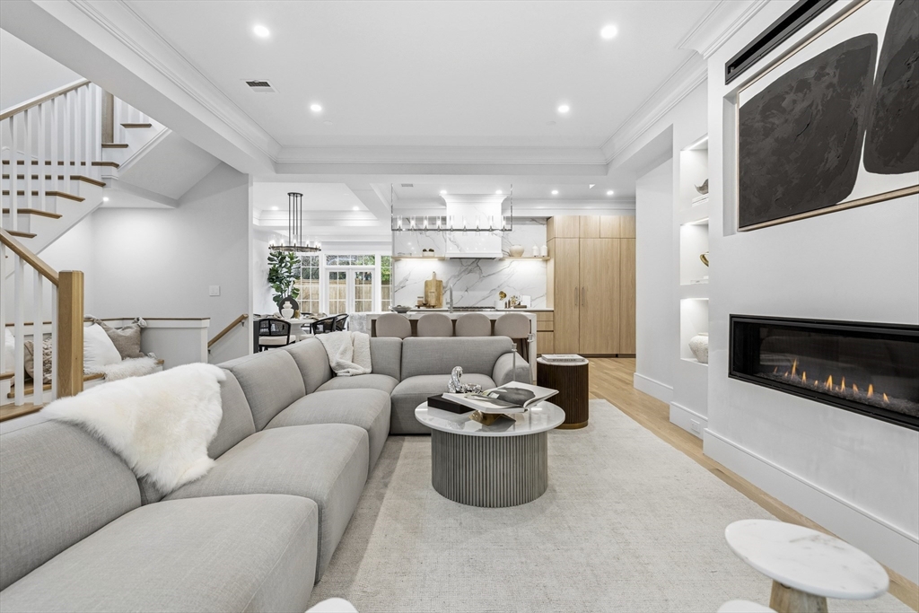 8 Lawrence St Property Photo 12