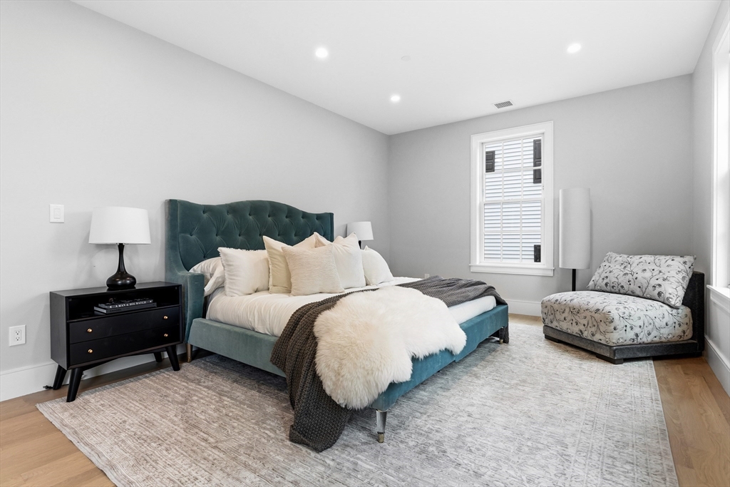 8 Lawrence St Property Photo 15