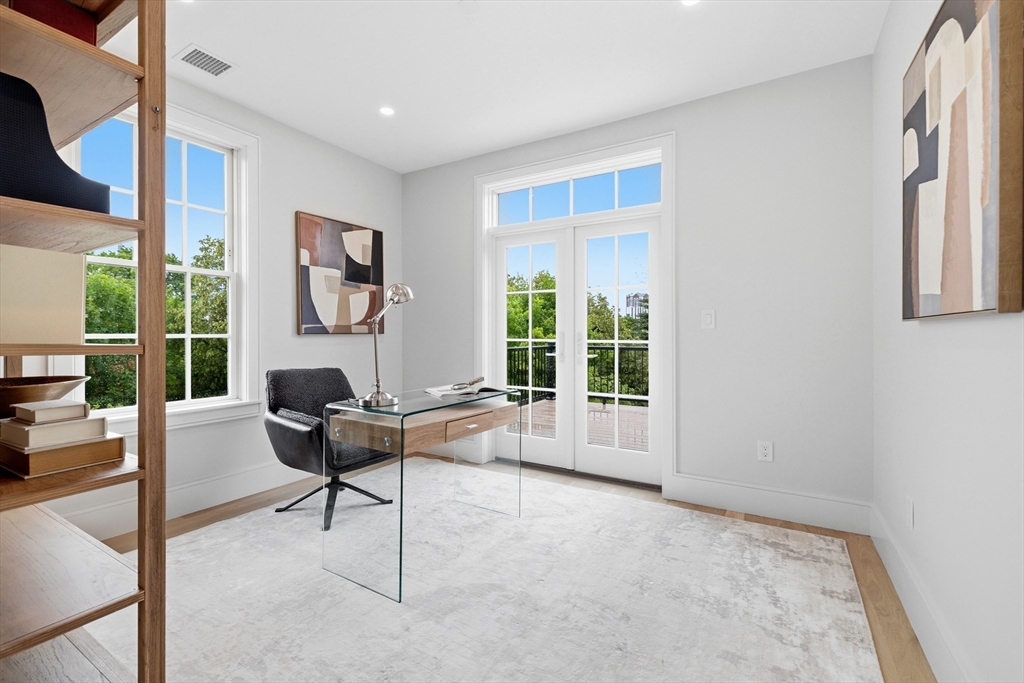 8 Lawrence St Property Photo 22