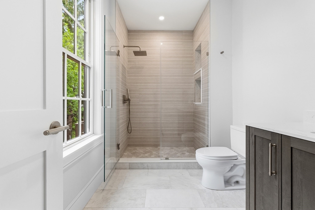 8 Lawrence St Property Photo 24