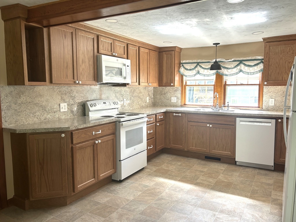 61 Carruth Rd Property Photo 8