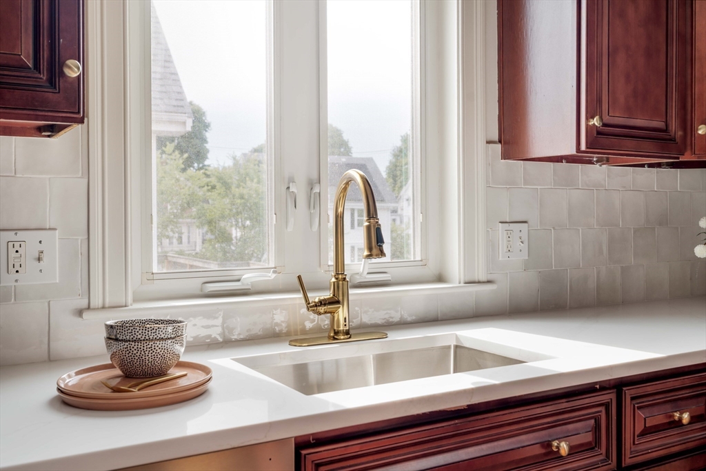 26 Maple St # B Property Photo 14