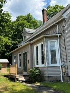 111 Hawthorne St Property Photo 3
