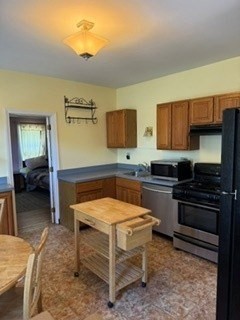 111 Hawthorne St Property Photo 14
