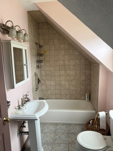 111 Hawthorne St Property Photo 22
