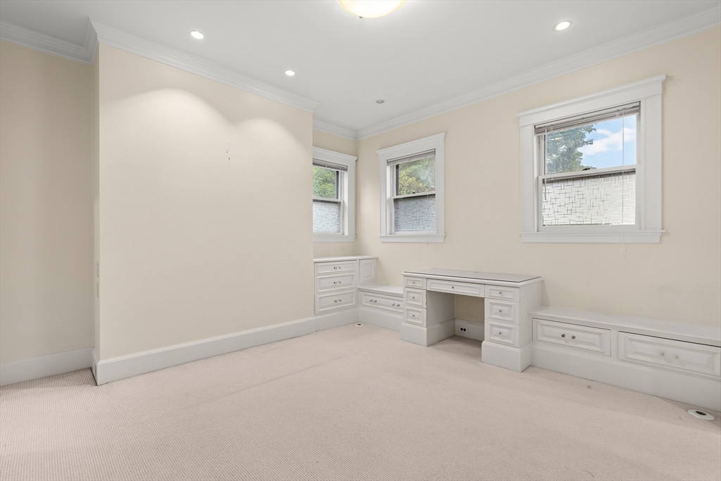 14 Wellington St # 1 Property Photo 23