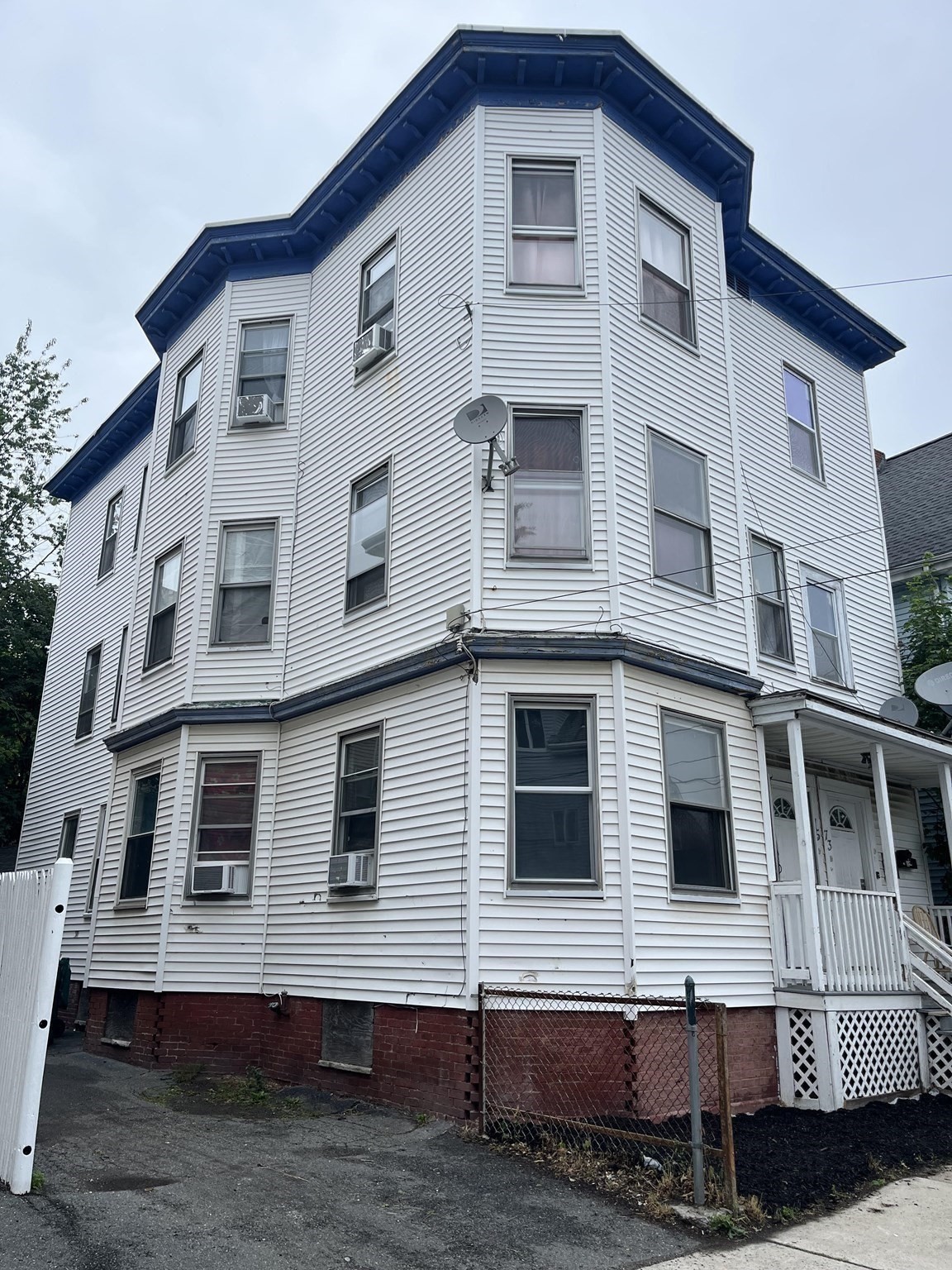 73 Woodman Street Property Photo 2