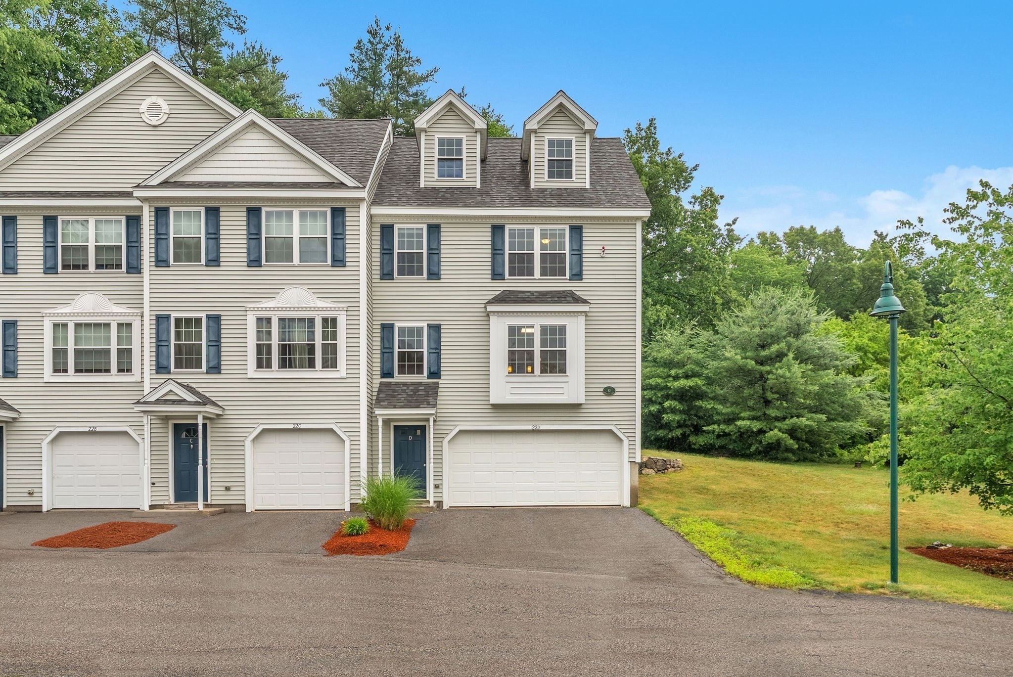22 Bradley Dr # D