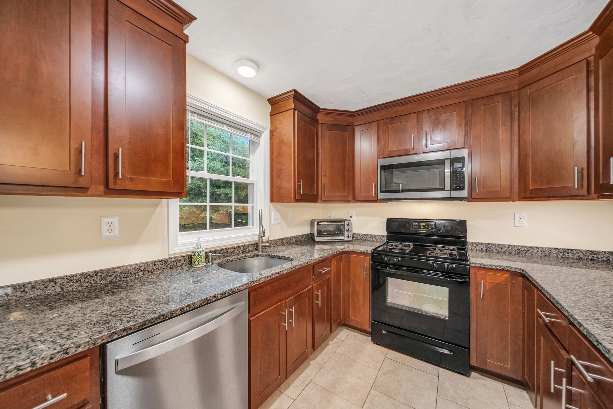 22 Bradley Dr # D Property Photo 15