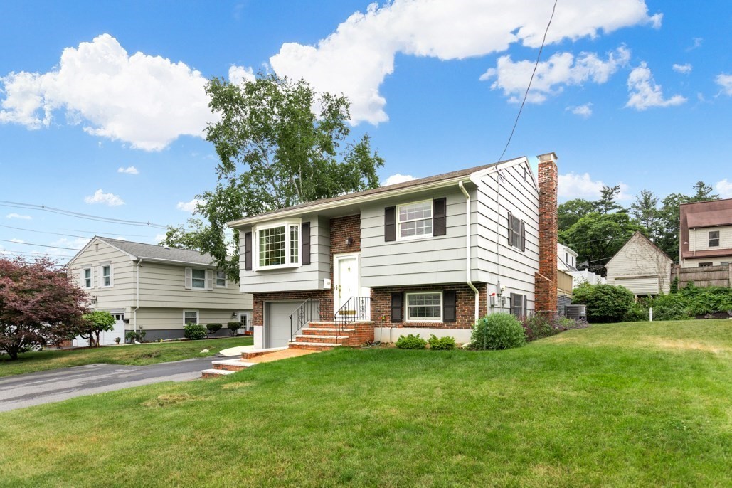 4 Rossmore Rd Property Photo 2