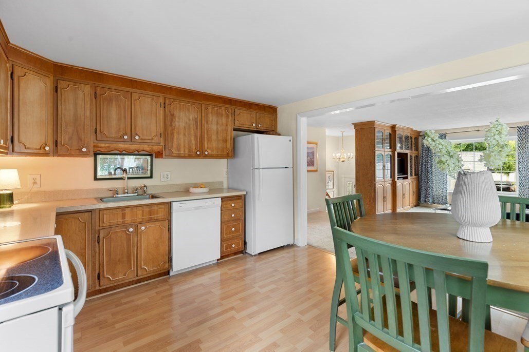 4 Rossmore Rd Property Photo 11